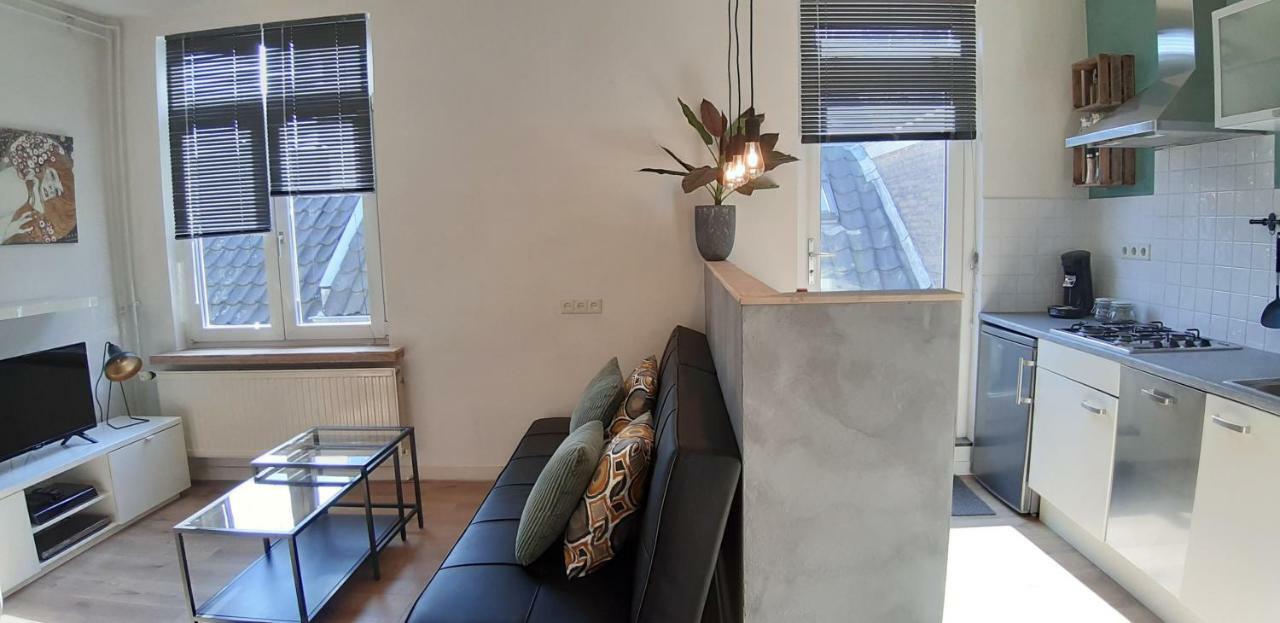 دين بوس Historic City Centre Apartment المظهر الخارجي الصورة