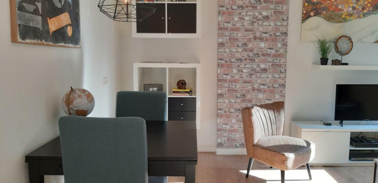 دين بوس Historic City Centre Apartment المظهر الخارجي الصورة